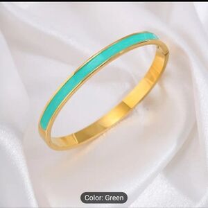 💚💙NEW💚💙 PRETTY!! Stainless Steel Greenish Blue Bangle Bracelet